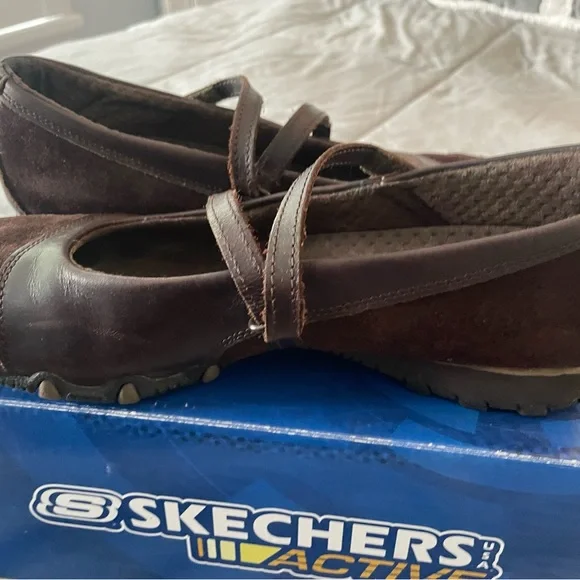 Skechers Brown Suede Loafers with Velcro Strap - Picture 4 of 9